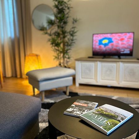 Big Apartment Eiffel Tower View Paris Ngoại thất bức ảnh